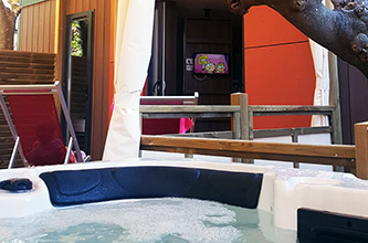 Mobil home avec TV et Jacuzzi